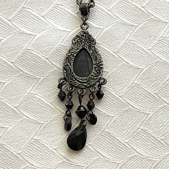 1928 Elegant Black Teardrop Pendant Necklace whimsigoth dark academia vintage - Picture 3 of 6